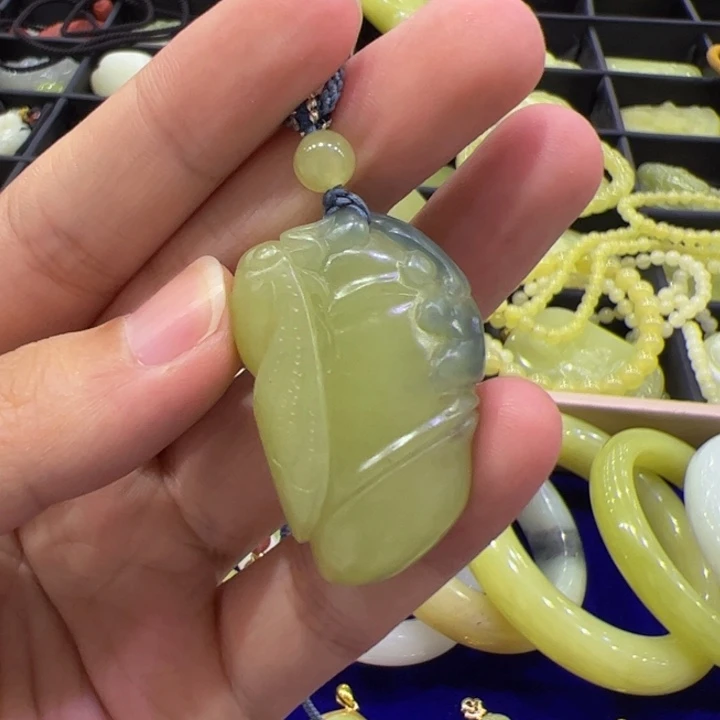 和田玉（黄玉）未镶嵌颈饰