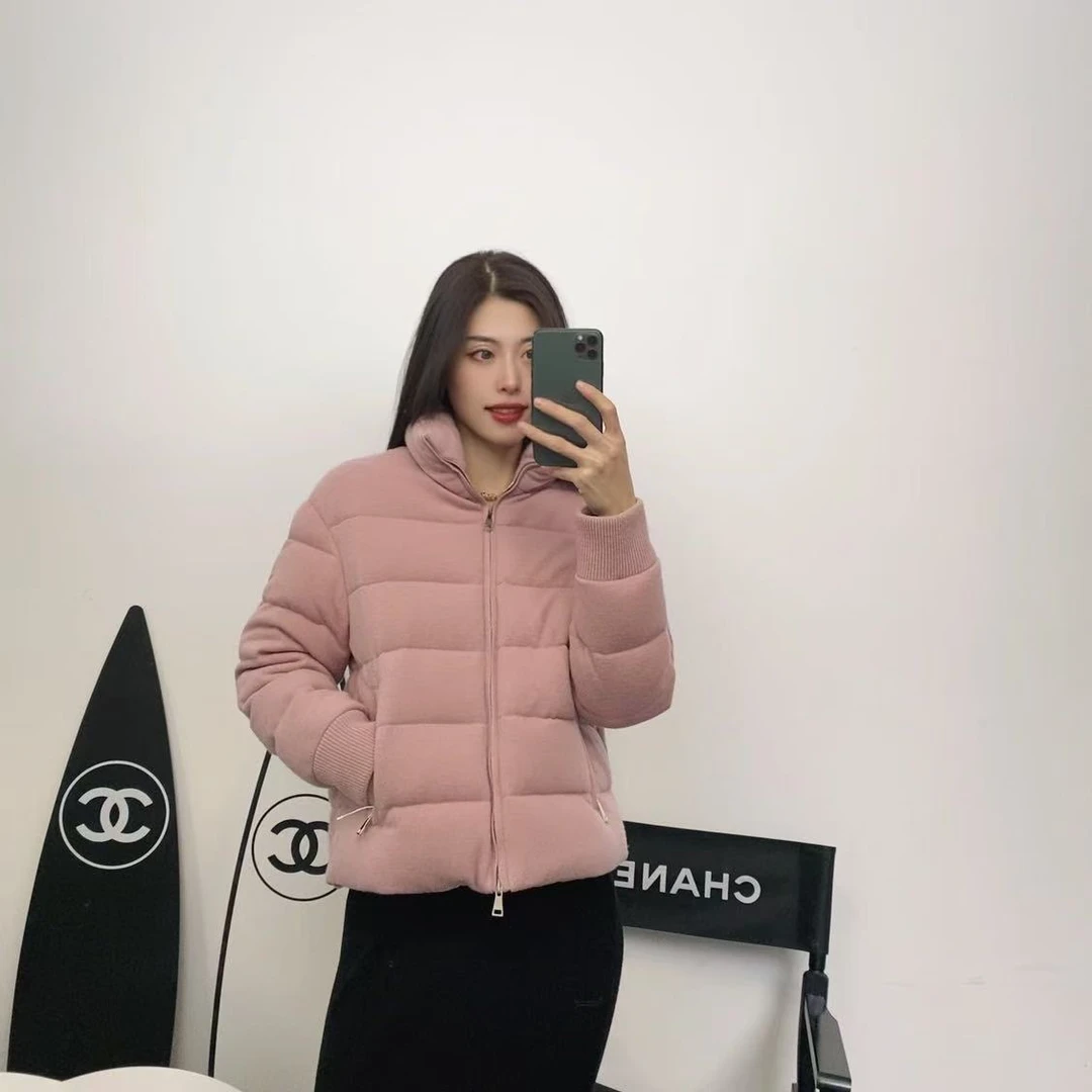 95新 MONCLER 麦殿/羽绒服树莓色/241230WGY2Z04