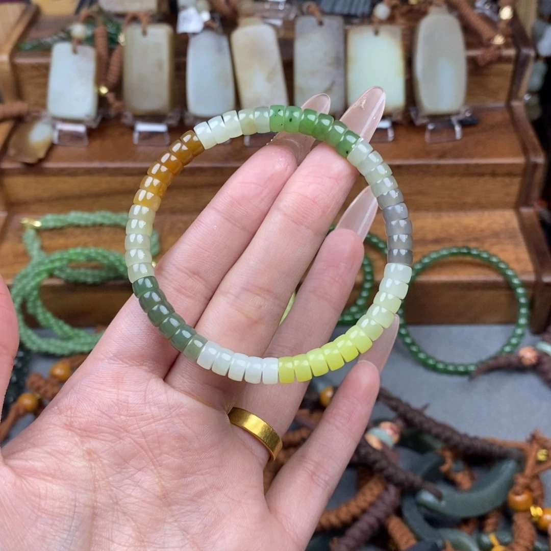 和田玉颈饰未镶嵌?****?