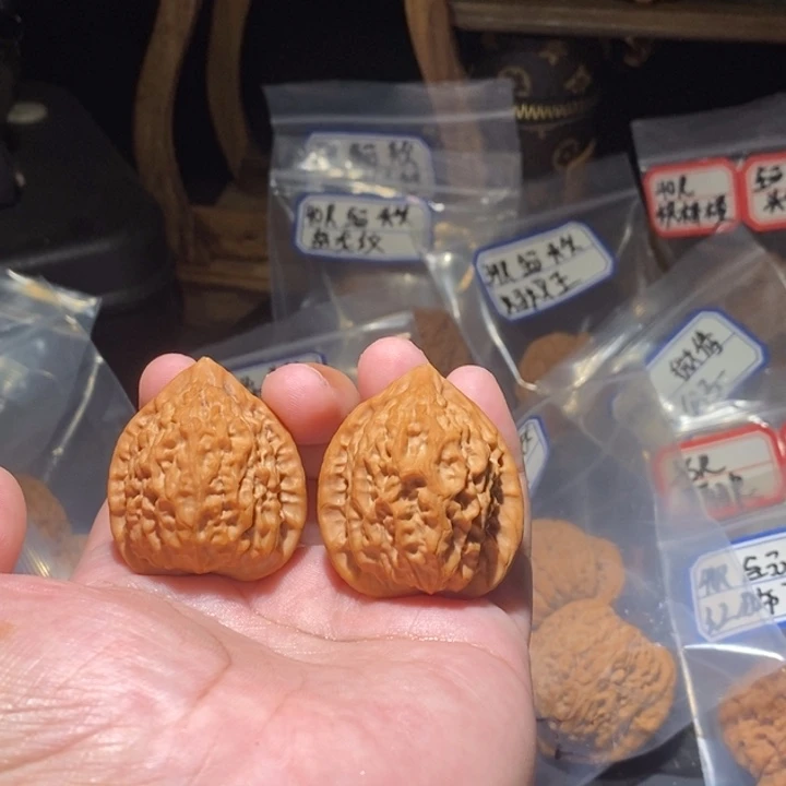 吊坠文玩核桃36全品金牛