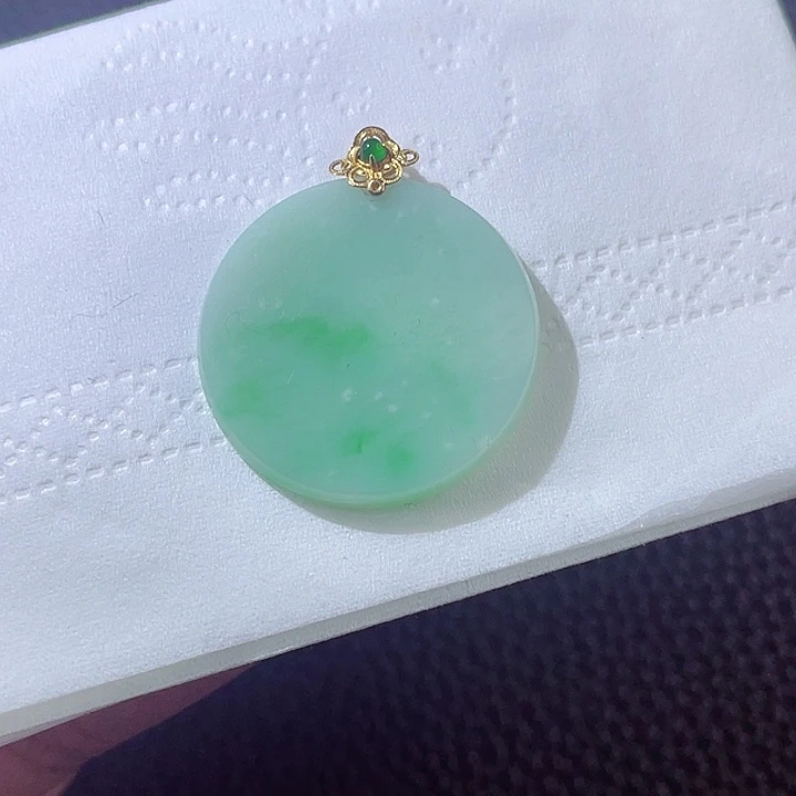翡翠颈饰18K金镶嵌翡翠