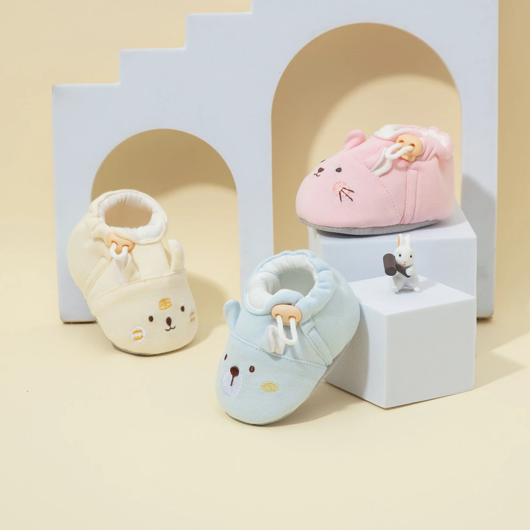 婴儿鞋春秋季新款宝宝软底脚套0-1岁男女防滑步前鞋防掉布鞋