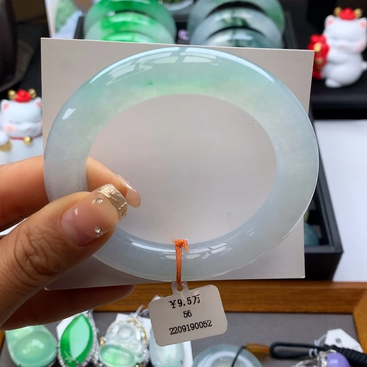 翡翠手镯未镶嵌圆条