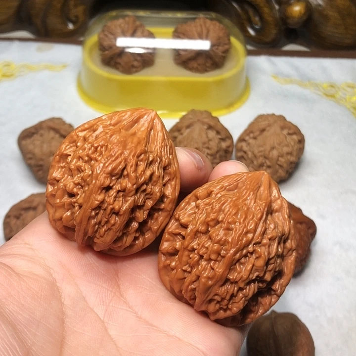 文玩核桃40虎头王