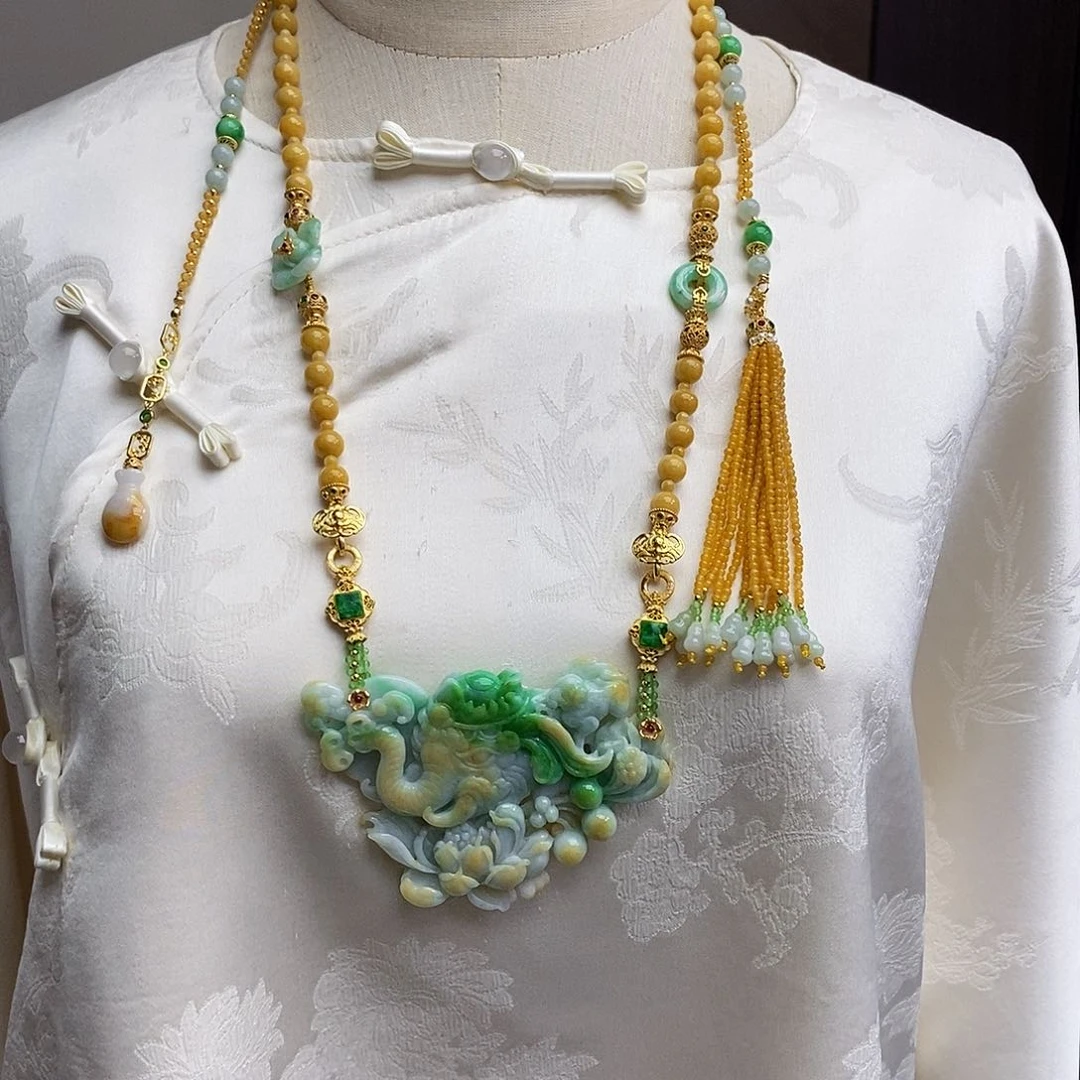 翡翠颈饰未镶嵌天然