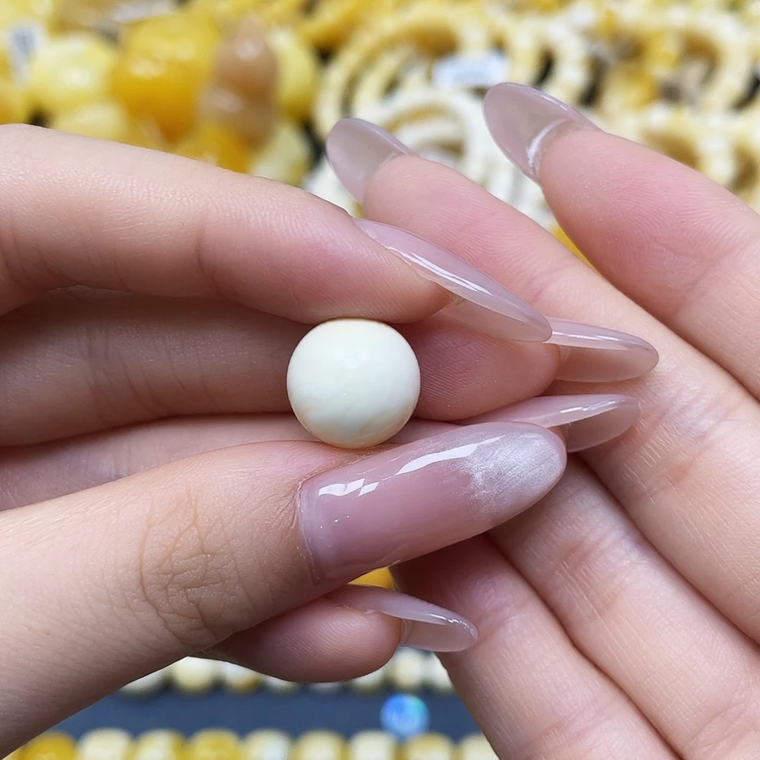 蜜蜡未镶嵌裸石圆珠12.6mm沁色开孔