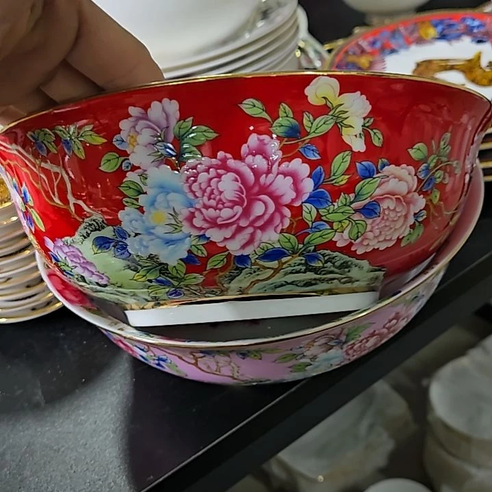 莞***笑45%以上骨粉骨瓷珐琅彩牡丹9寸汤碗一个6666