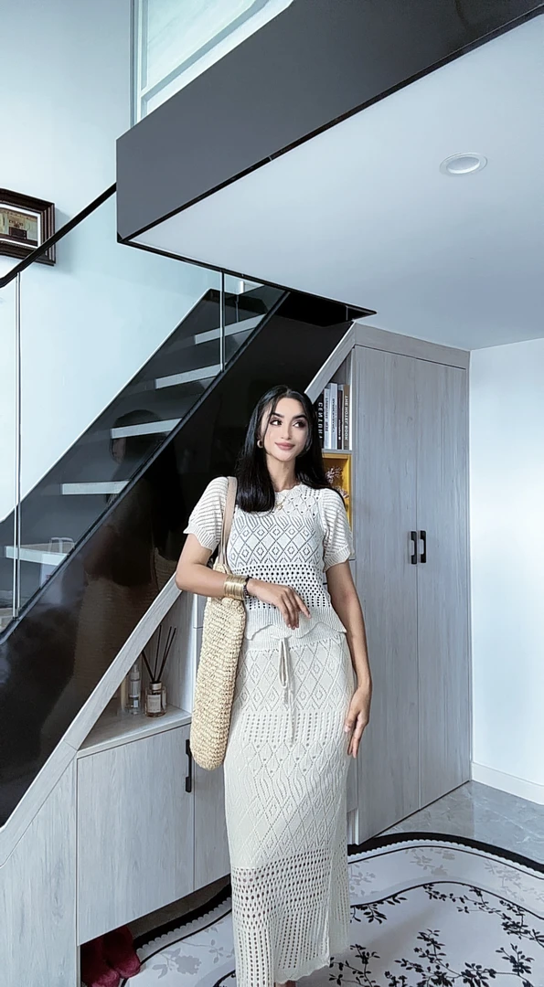 Reyanna&夏季韩系高级感镂空针织上衣裙子气质套装甜辣风纯欲风