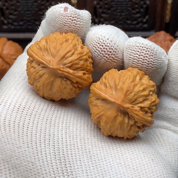 文玩核桃把件雪花狮子头