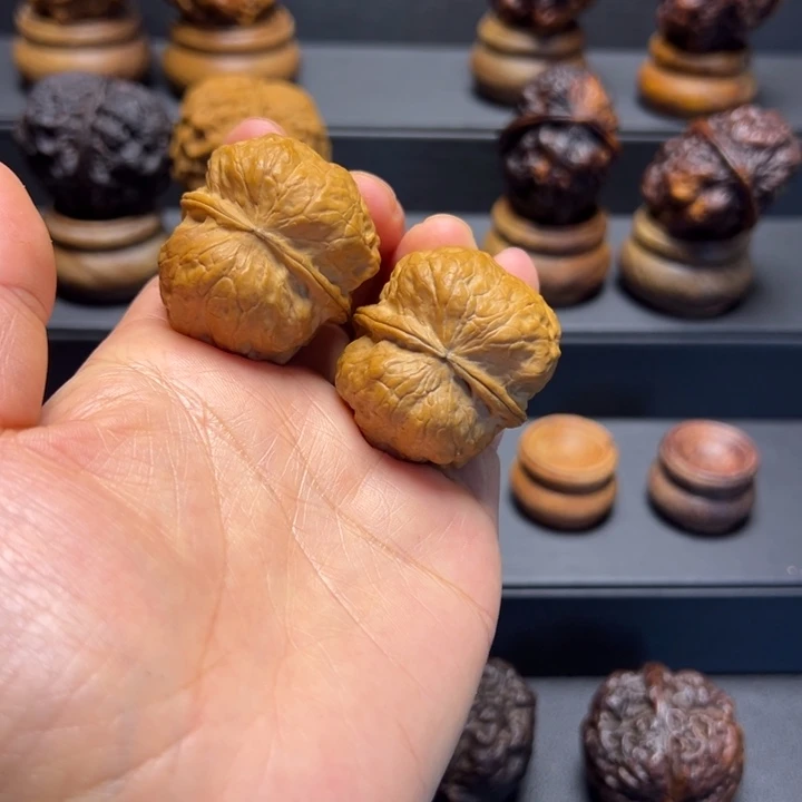 文玩核桃吊坠L冈仁波齐36
