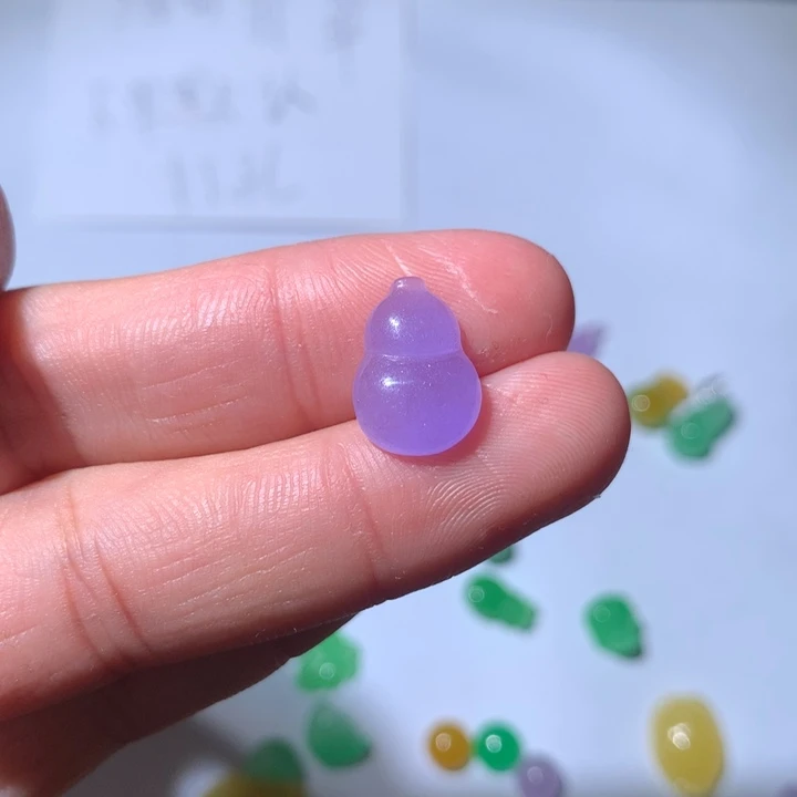 月***川翡翠未镶嵌颈饰挂件