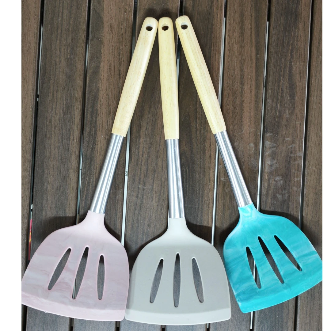 A242  大鱼铲【全球购-颜色随机】硅胶防烫漏铲