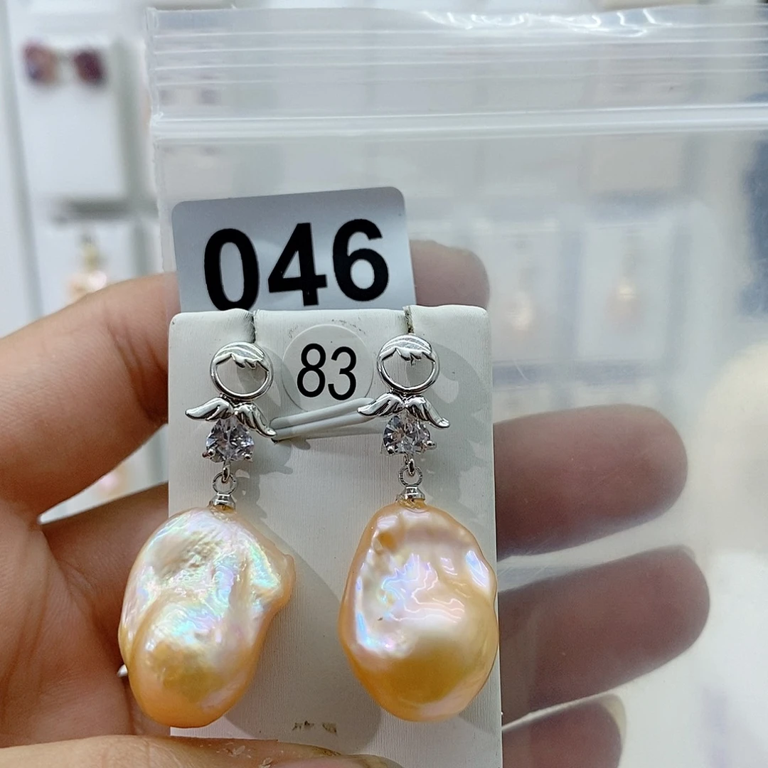 淡水珍珠颈饰合金