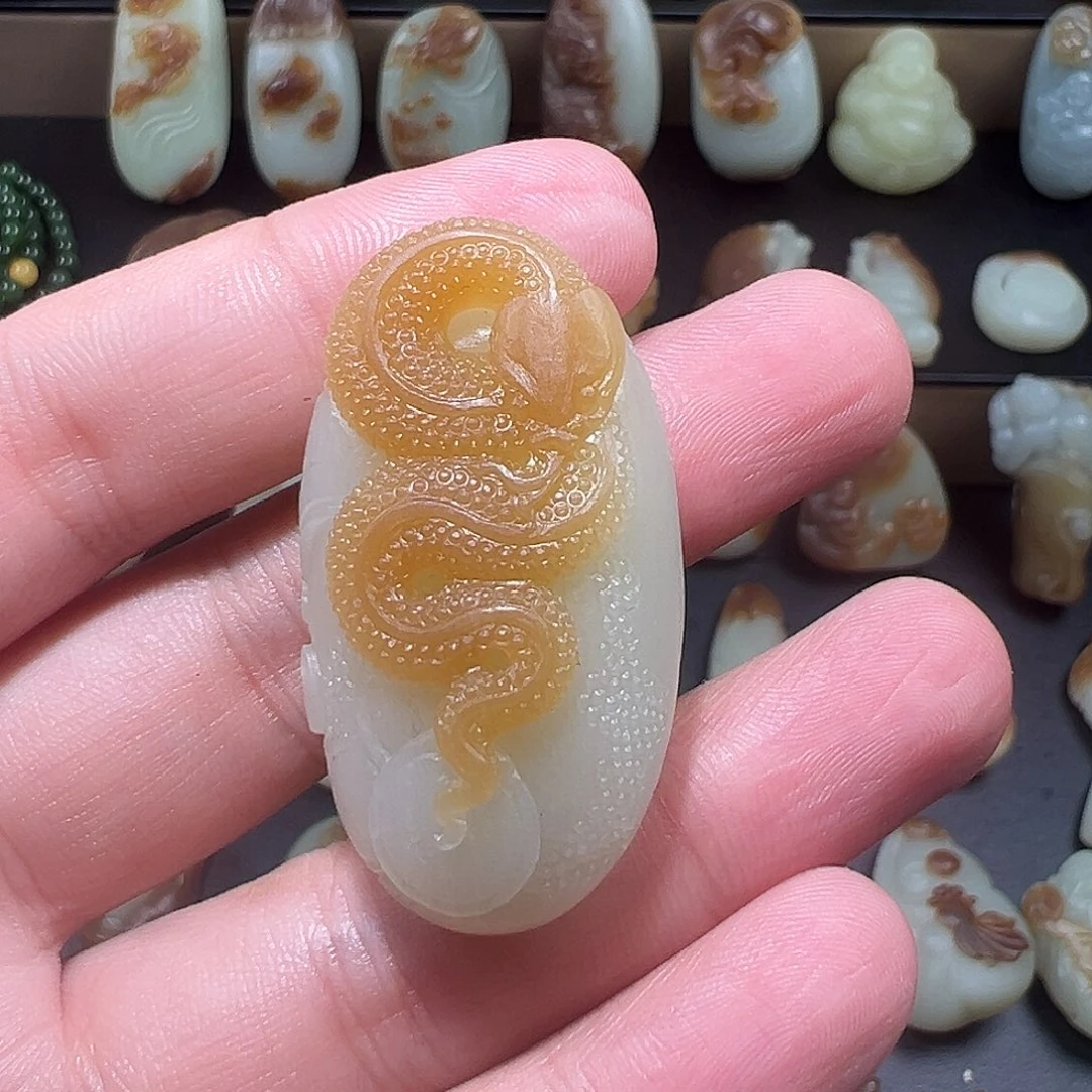 和田玉（糖玉）未镶嵌颈饰