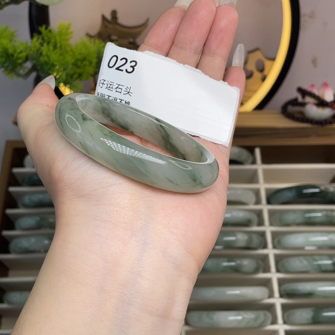 石英质玉未镶嵌手镯023