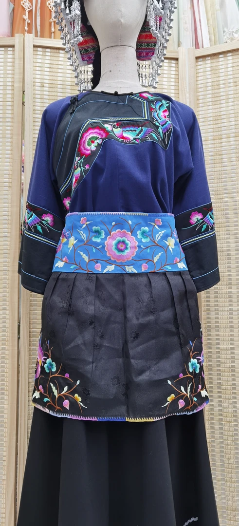 苗族围裙民族服装英姐苗服