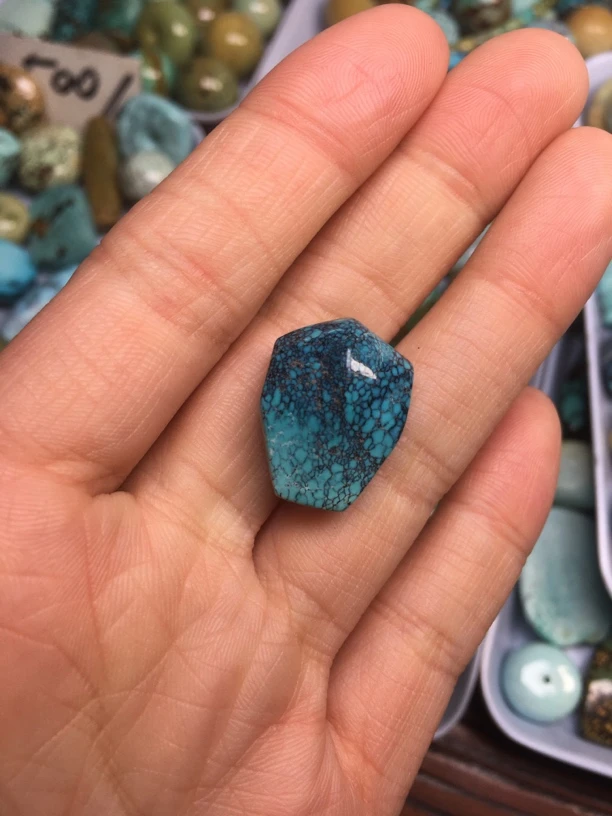 原矿绿松石配饰件