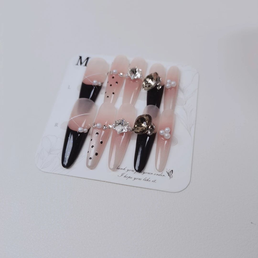 黑色猫眼显白  纯手工穿戴甲  默认微瑕  NO退NO换