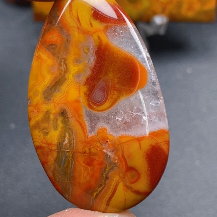 玛瑙/玉髓颈饰未镶嵌幸**人