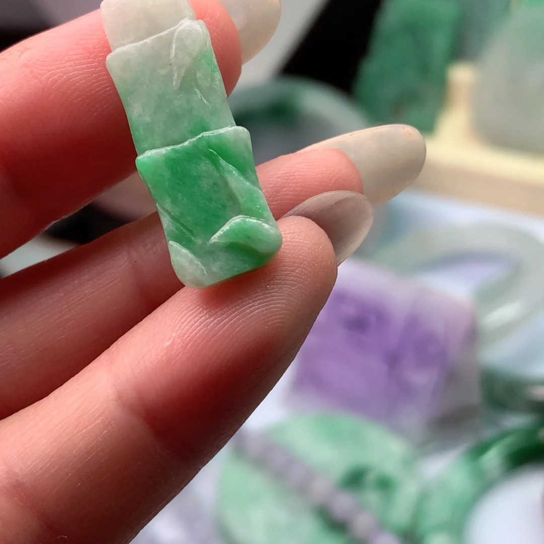 未镶嵌定制翡翠翡翠