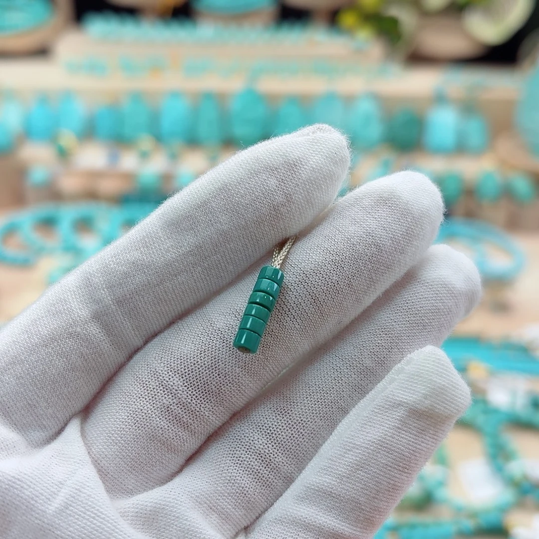 绿松石未镶嵌珠宝奇石泡油