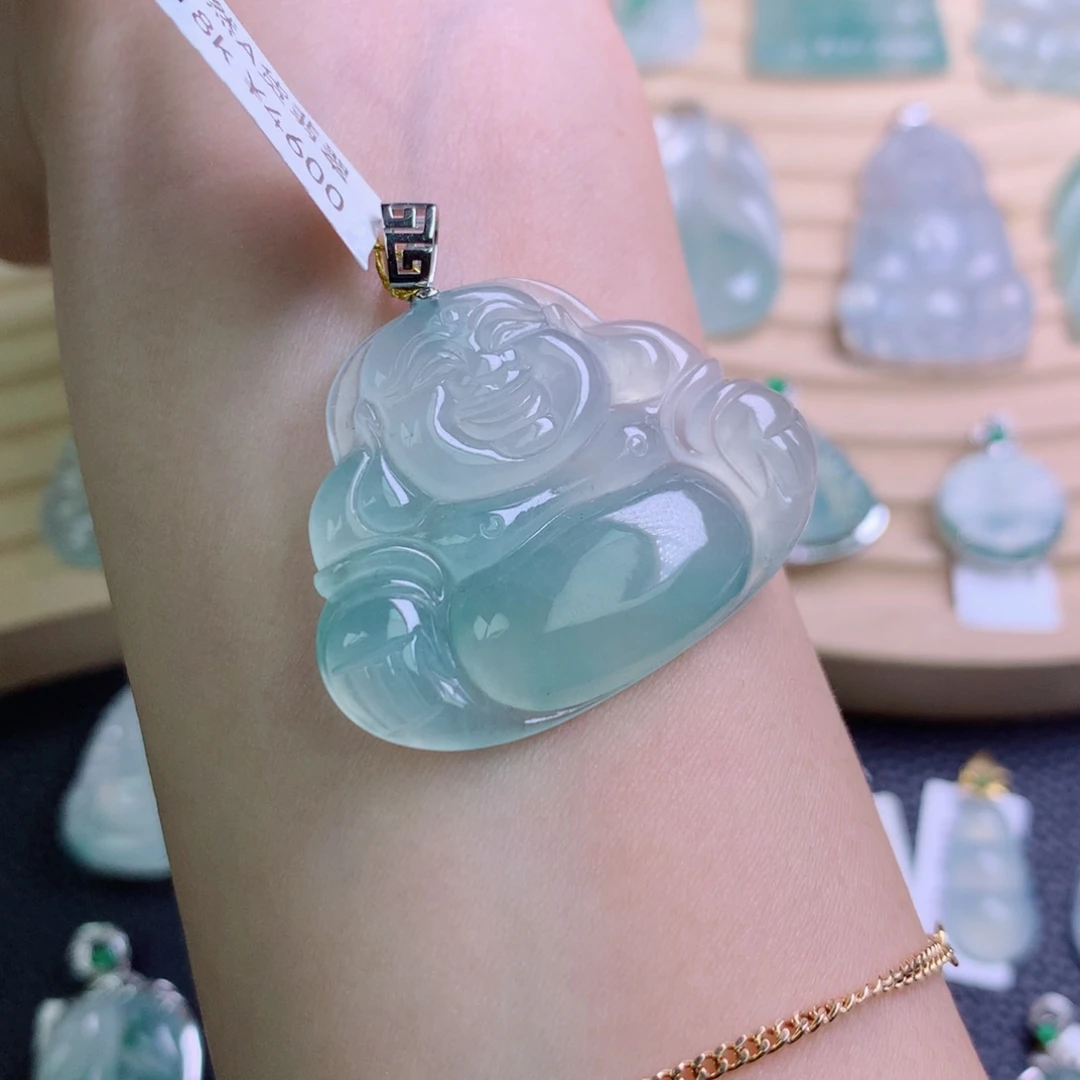 翡翠18K金镶嵌颈饰佛公