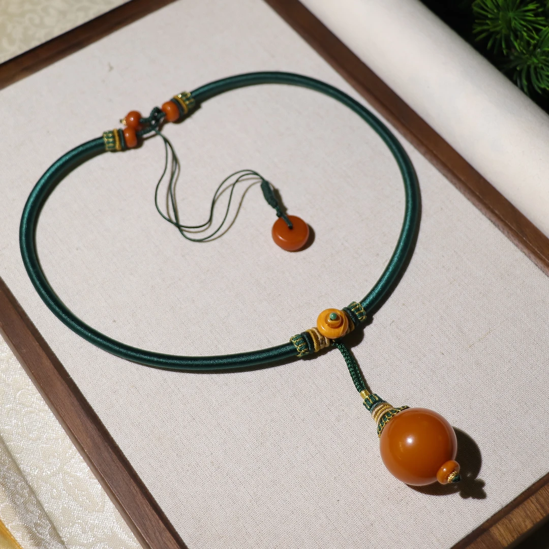 【熊总夫妇】蜜蜡宝瓶圆珠项链