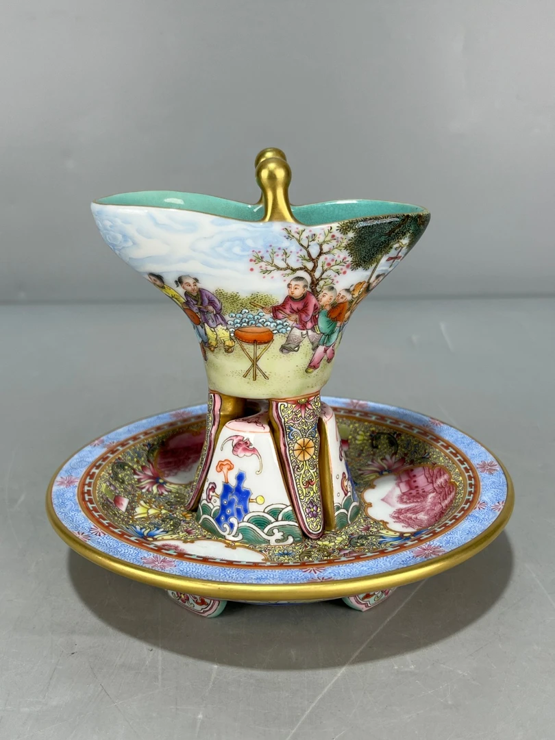 仿古瓷 仿古玛瑙红山水珐琅彩描金婴戏图三脚杯