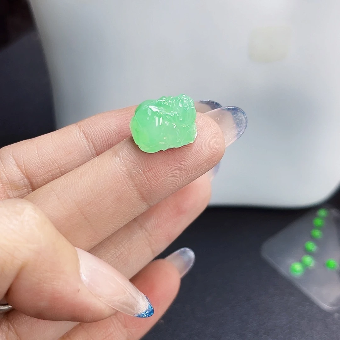 裸石翡翠FT063甜阳绿貔貅