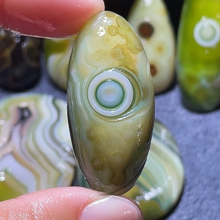 玛瑙/玉髓未镶嵌珠宝奇石