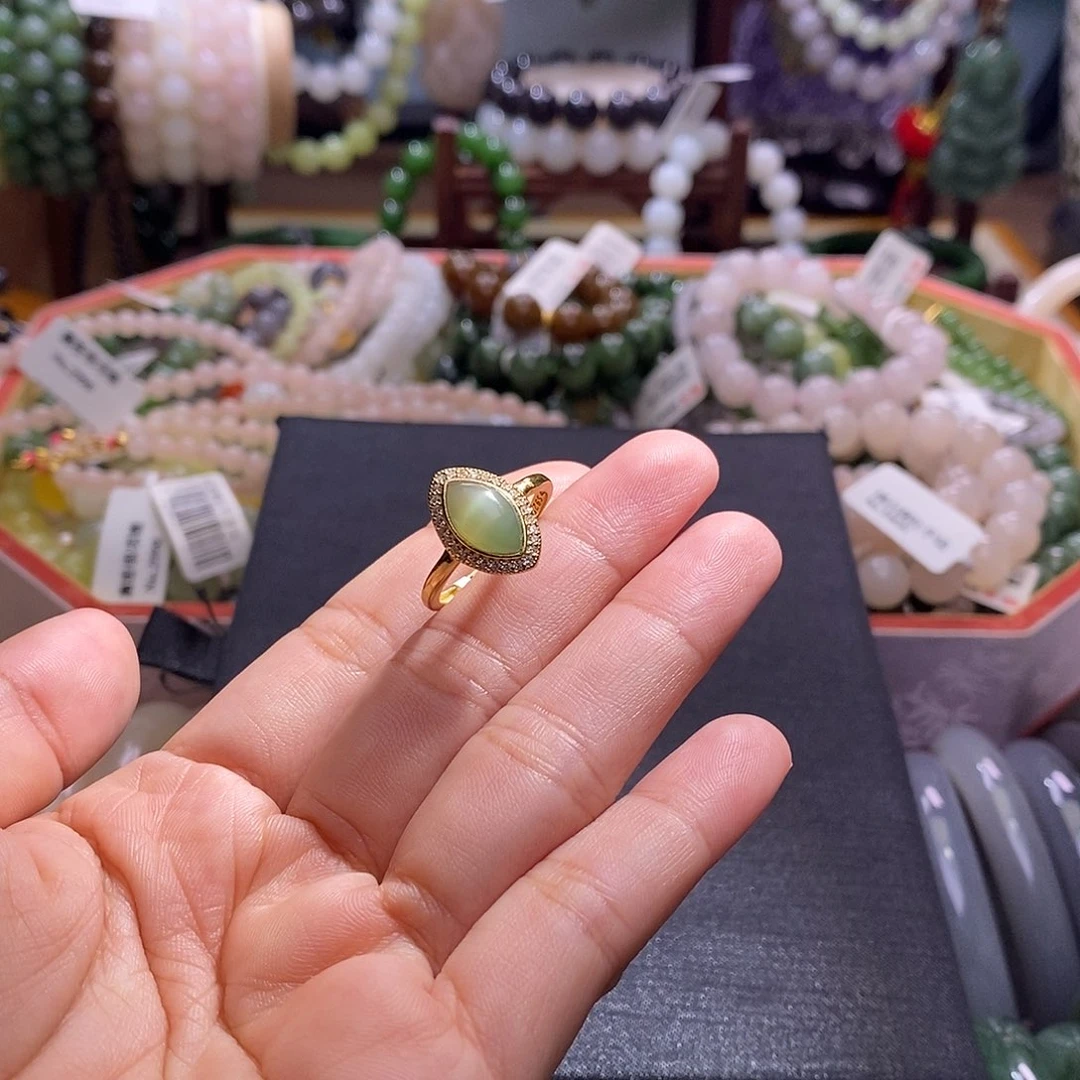 颈饰未镶嵌和田玉碧玉猫眼戒指
