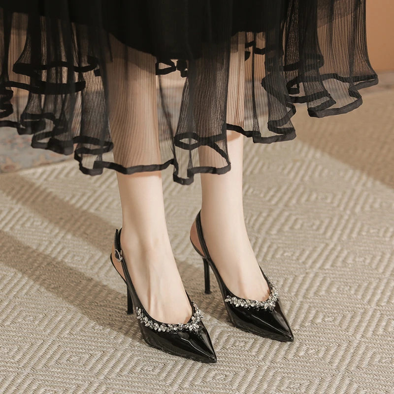 裸色漆皮包头凉鞋女细跟尖头2025夏季新款气质法式水钻性感高跟鞋