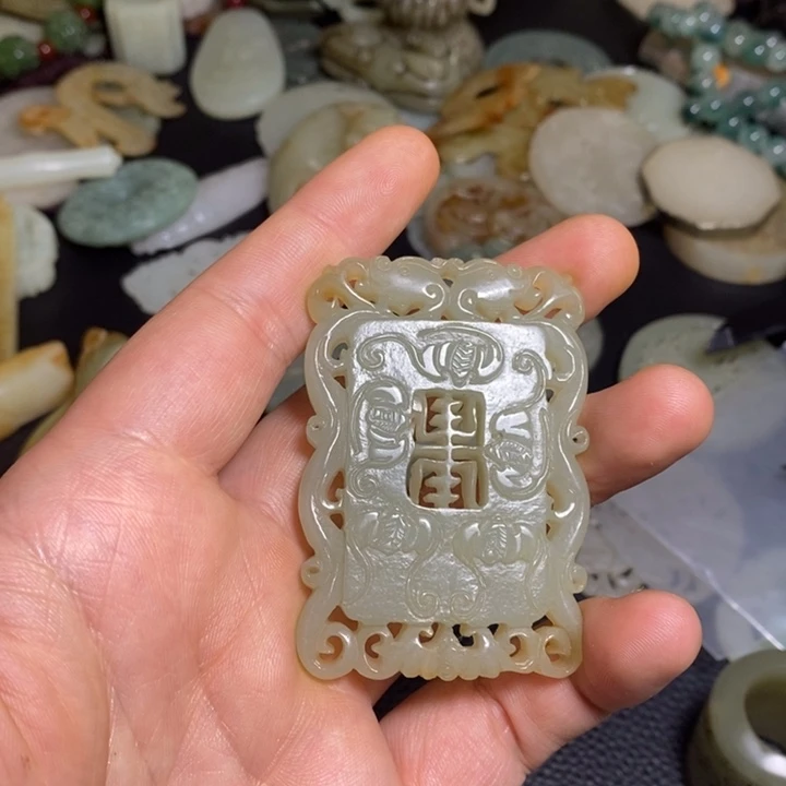 颈饰未镶嵌和田玉