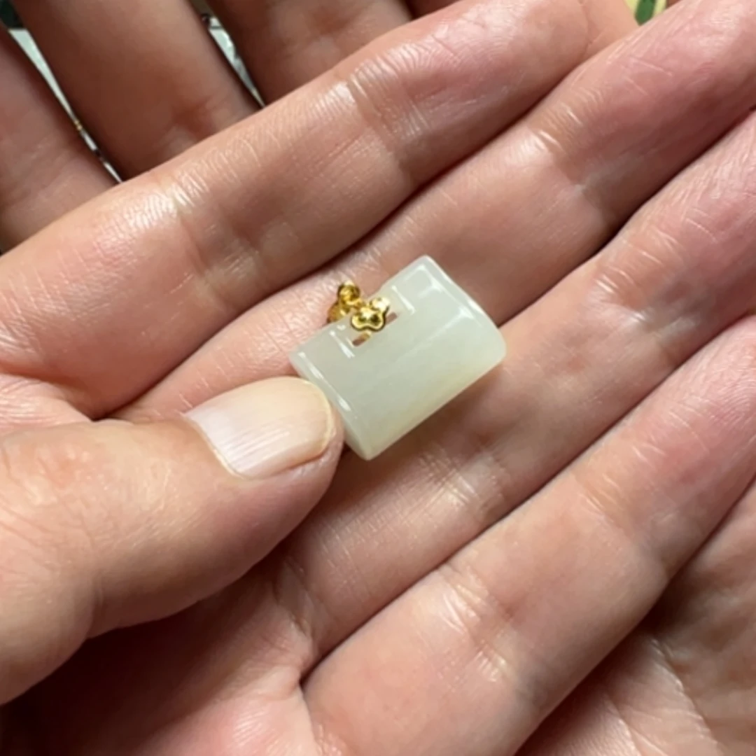 【闪购商品】颈饰银S925镶嵌和田玉