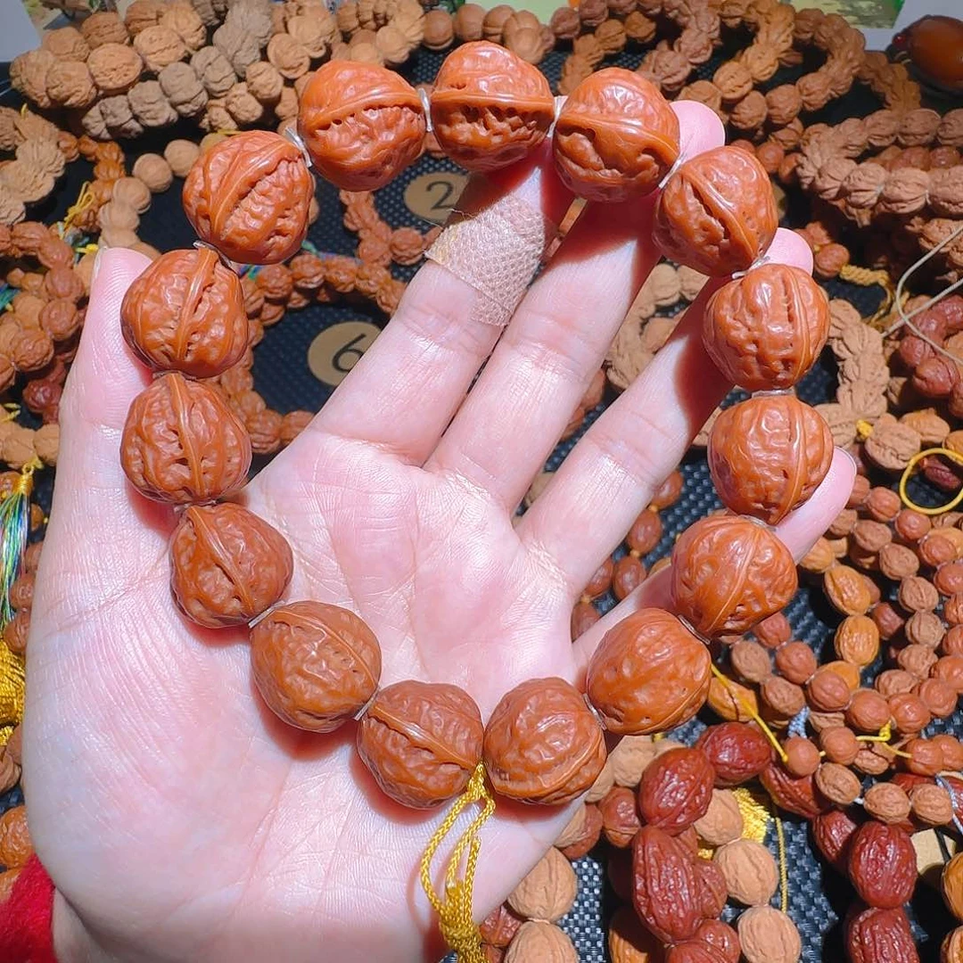 文玩核桃吊坠蛤蟆背