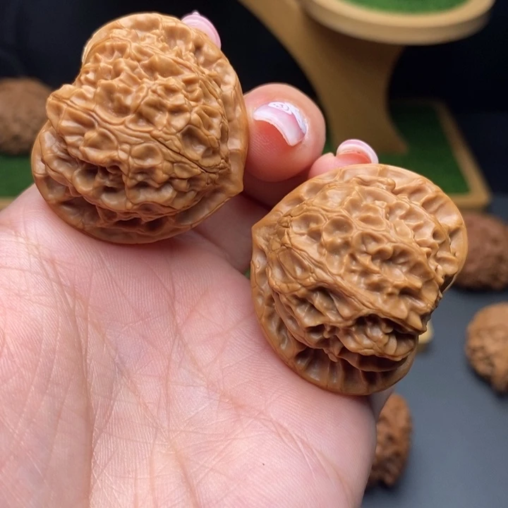 文玩核桃把件阳宫灯