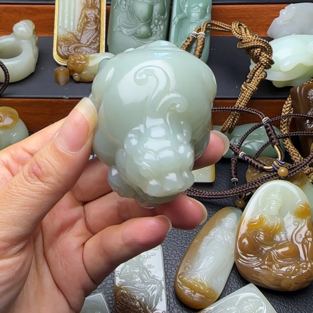 老***猫和田玉（糖玉）未镶嵌挂件