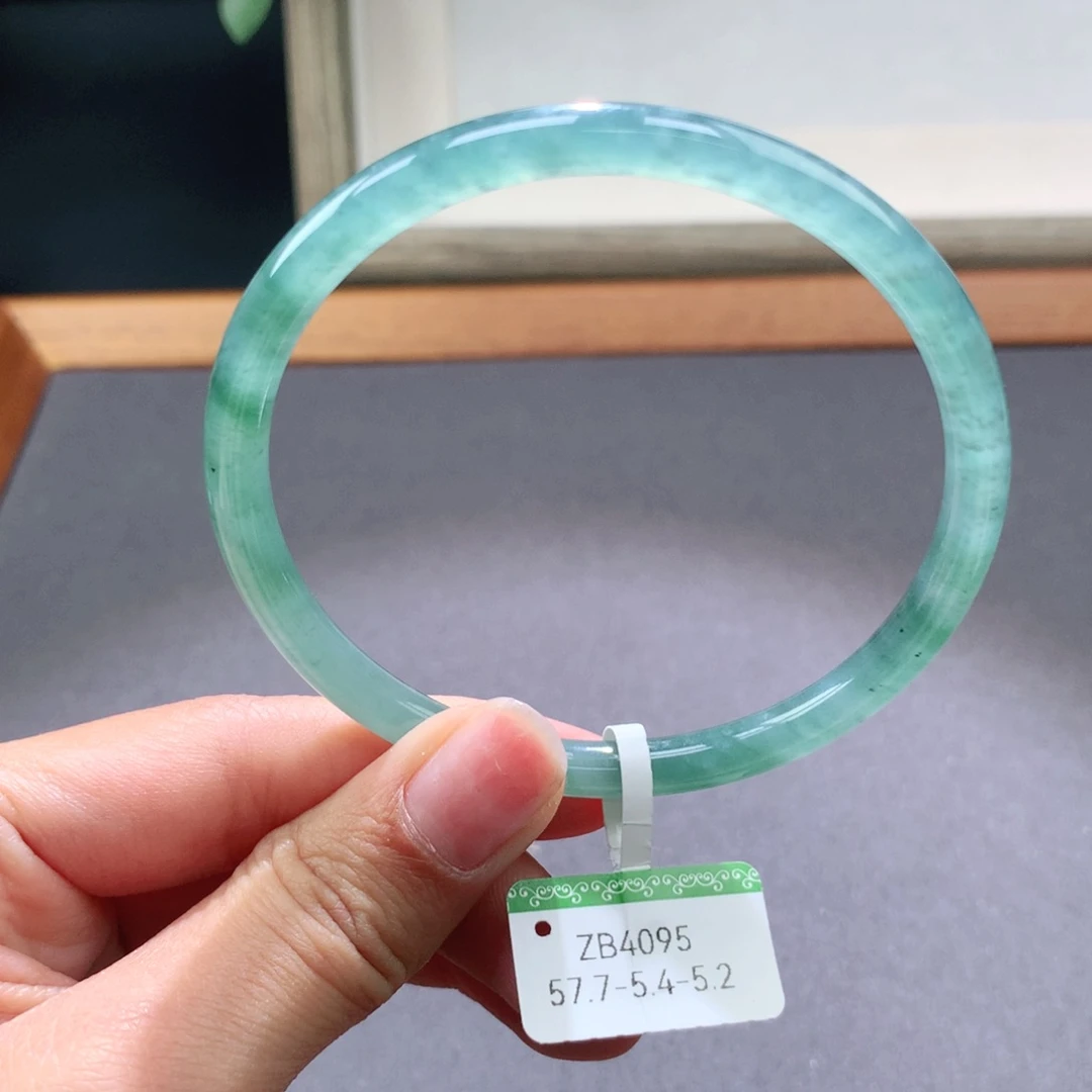 翡翠手镯未镶嵌天然翡翠手镯叮当镯