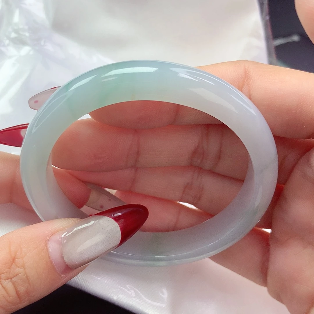 【闪购商品】翡翠手镯未镶嵌a 11000贵妃