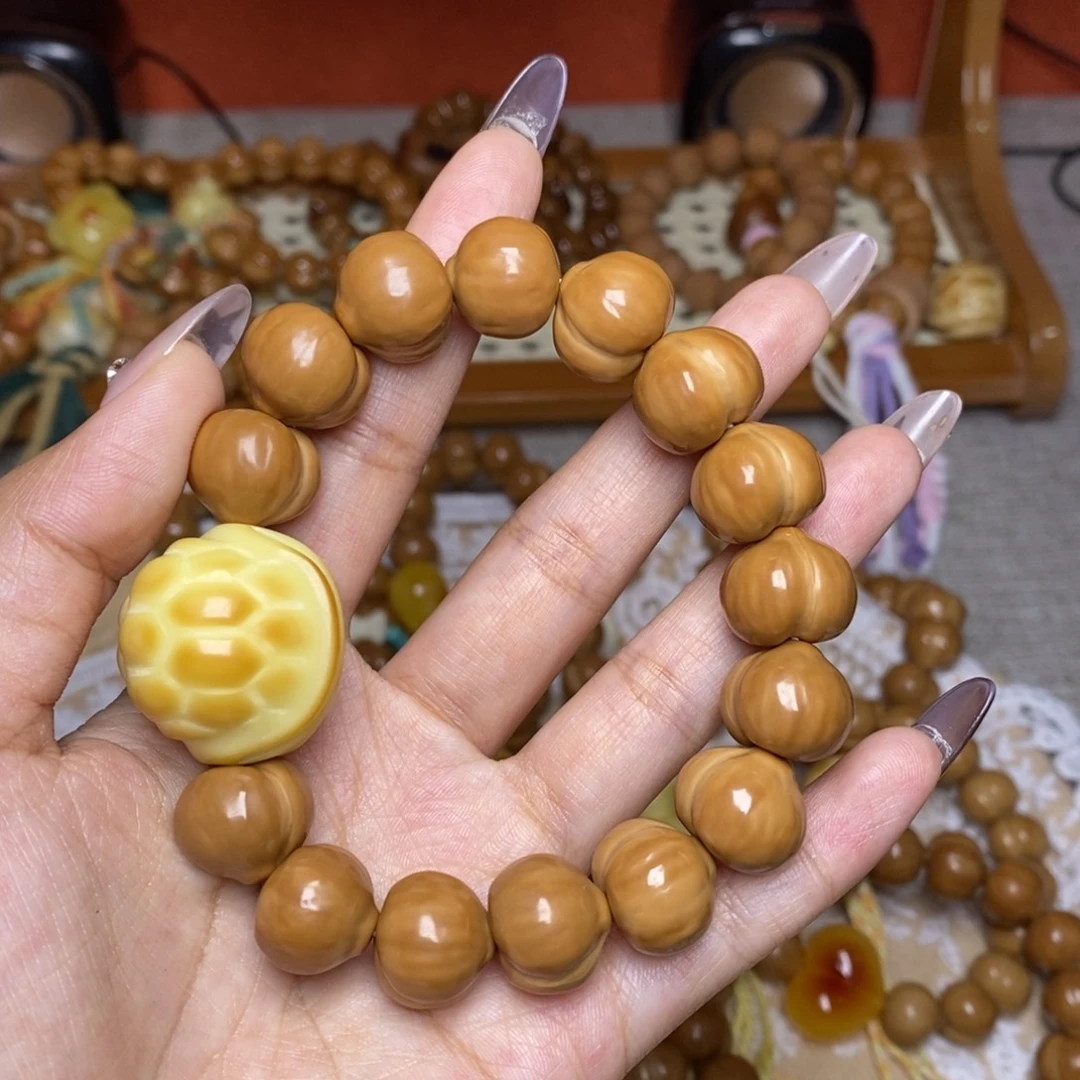 吊坠猴头核桃蜜桃臀➕超大富甲手串