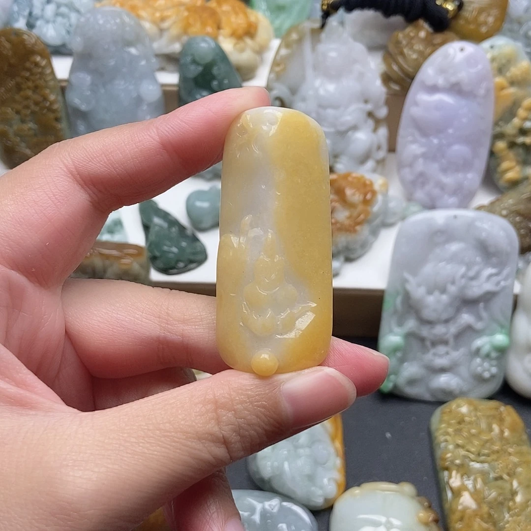 翡翠未镶嵌颈饰翡翠