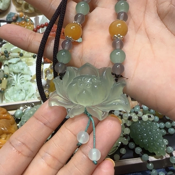 蛇纹石玉未镶嵌吊坠