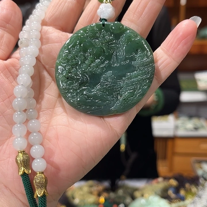 颈饰未镶嵌和田玉（糖玉）