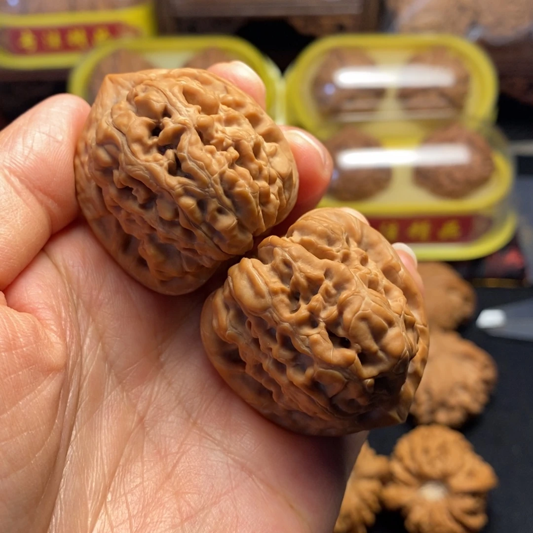 把件桃核金字塔肚40