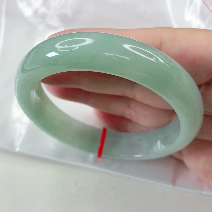 翡翠未镶嵌手镯正圈58