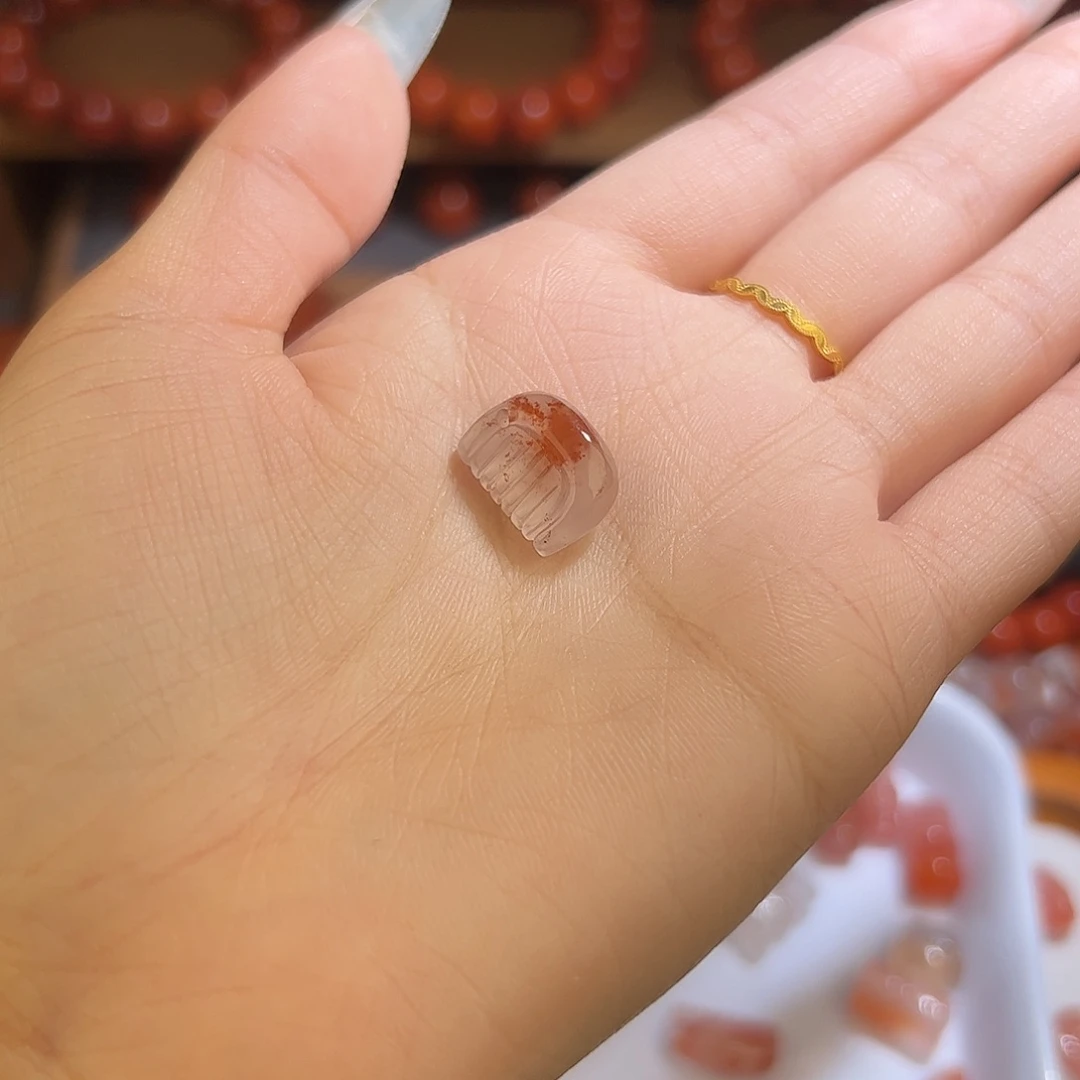 南红玛瑙手链未镶嵌小梳子