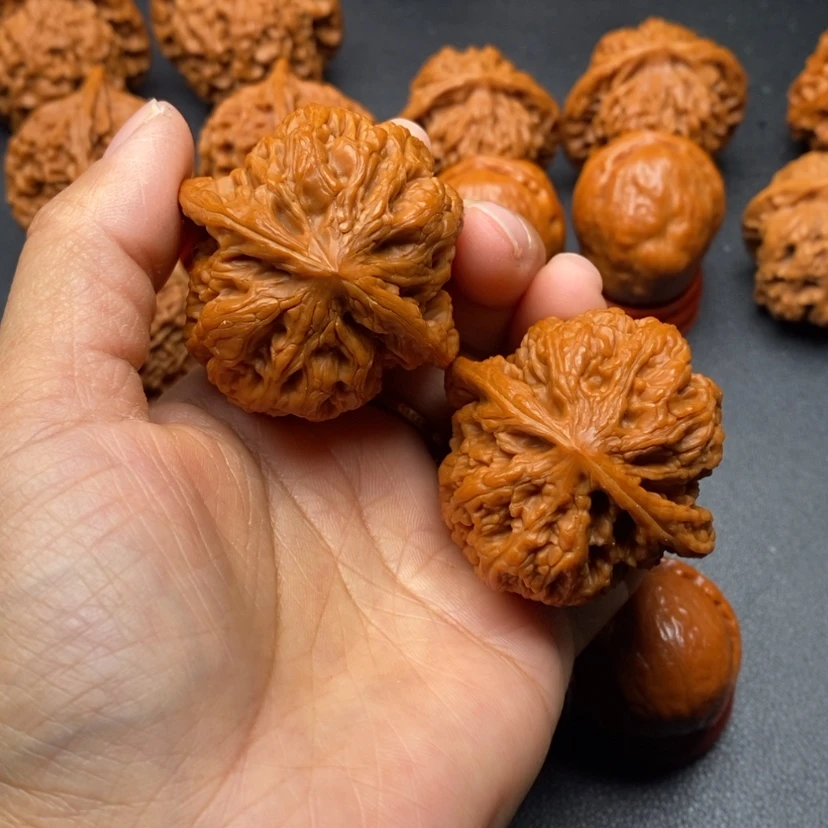 【闪购商品】文玩核桃把件冬***猫核桃