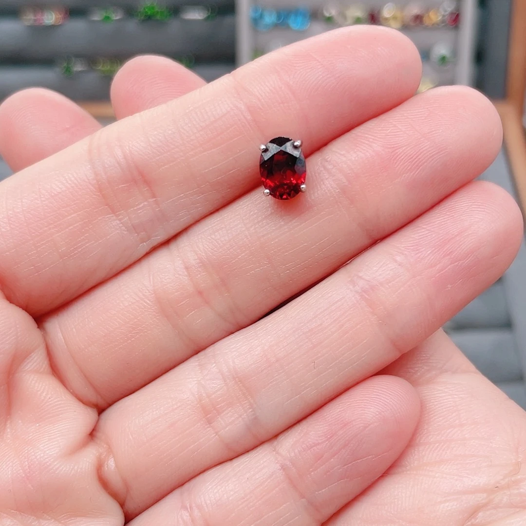 石榴石耳钉银S925镶嵌