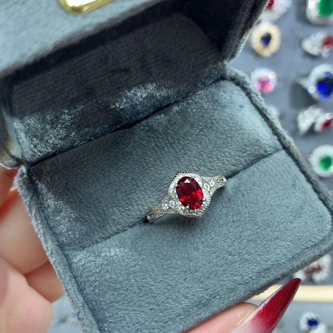 925银培育鸽血红色宝石