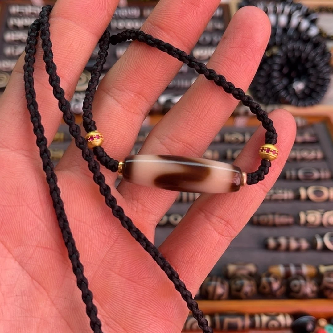 玛瑙/玉髓颈饰未镶嵌月****意